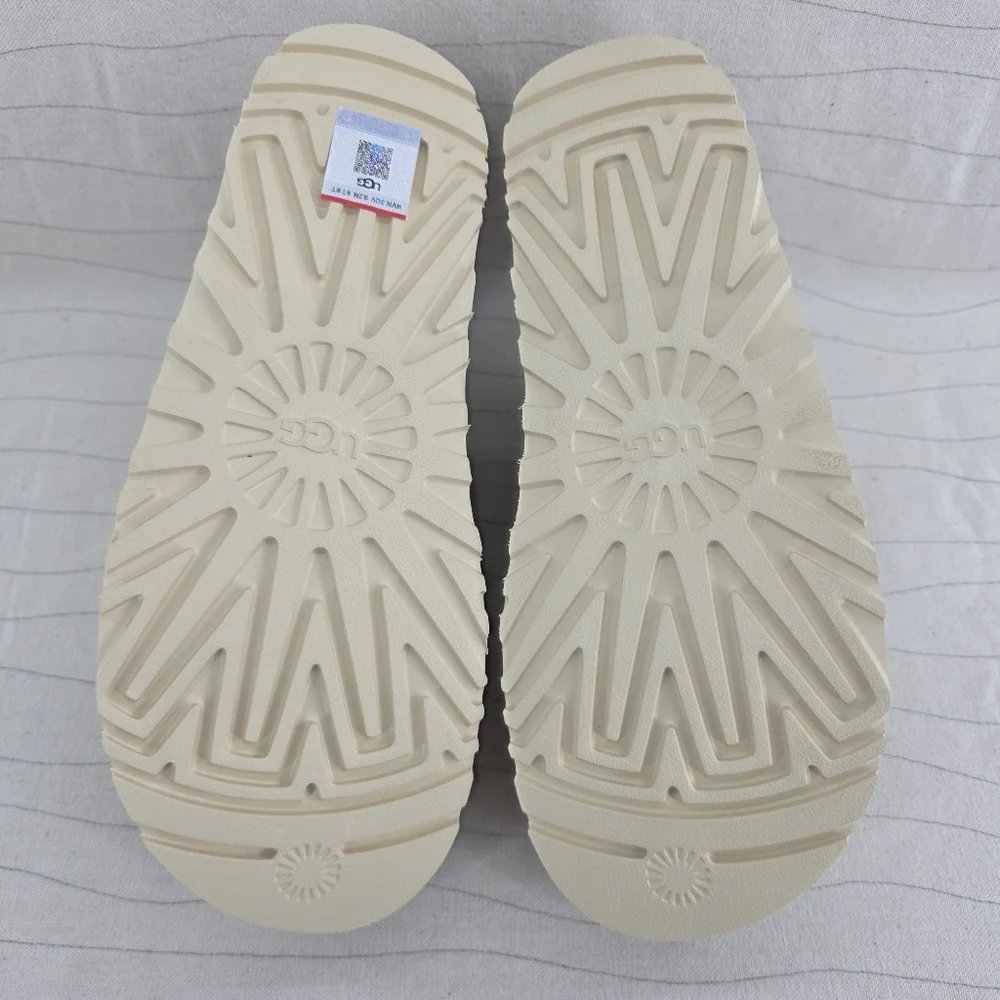 UGG Womens Goldenstar Mary Jane Beige Suede Platform Shoes 1171506 Size 7.5
